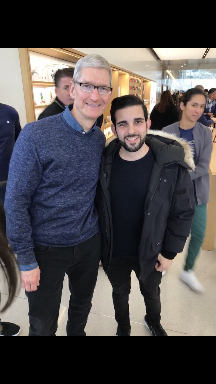 tim cook apple-store-marseille-2