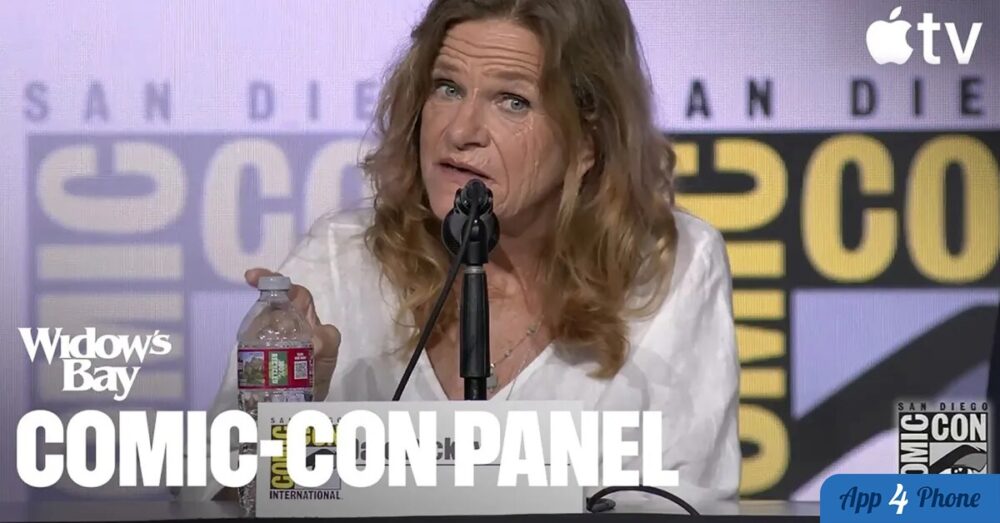 Intervenante de Widow’s Bay parlant au Comic-Con de San Diego