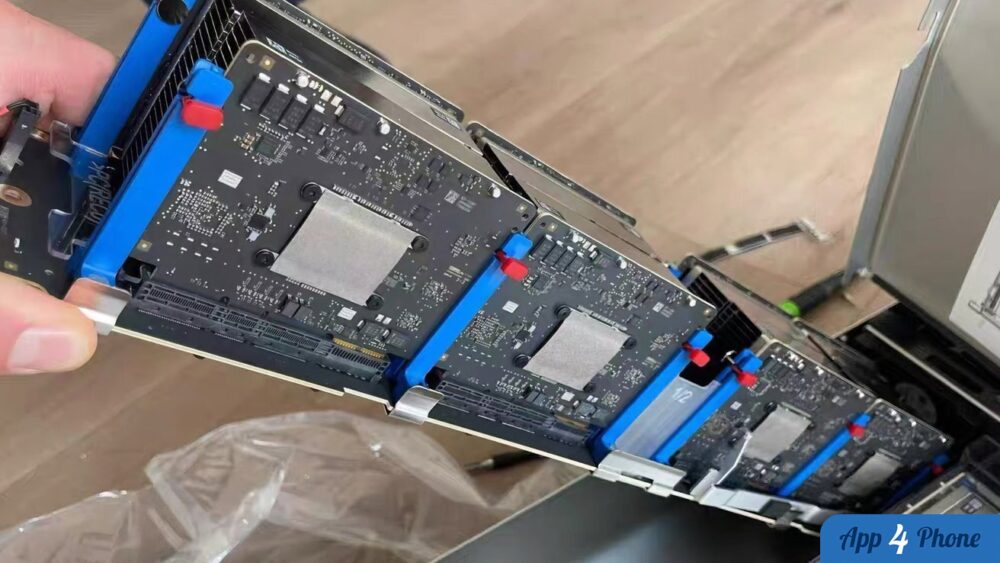 Illustration : This is the first look at the inside of Apple's AI servers