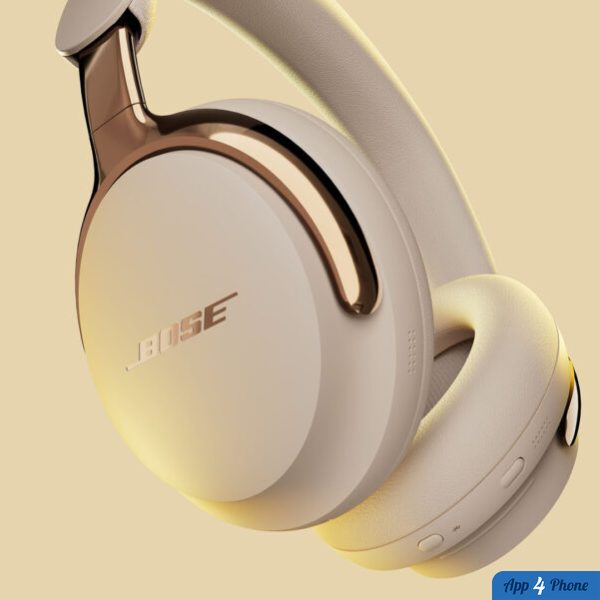 Casque audio Bose sans fil beige vu de trois quarts