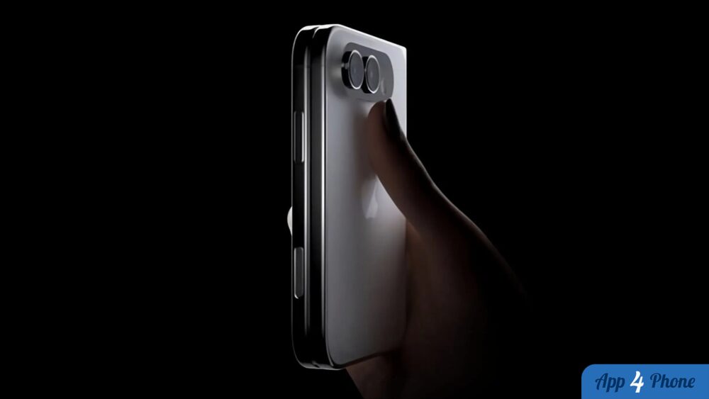 Rendu d’un iPhone pliable tenu verticalement, vu de dos