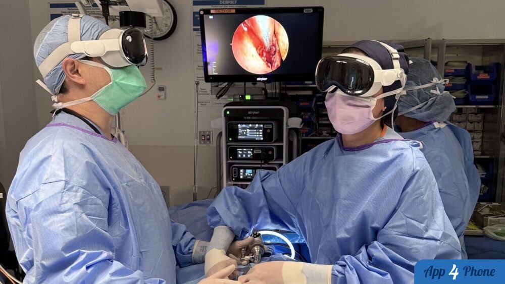 Chirurgiens portant des Apple Vision Pro pendant une intervention endoscopique