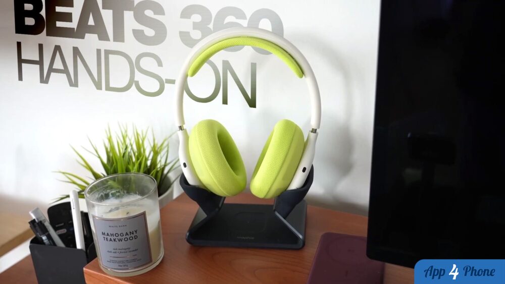 Casque Beats 360 vert citron présenté sur un support