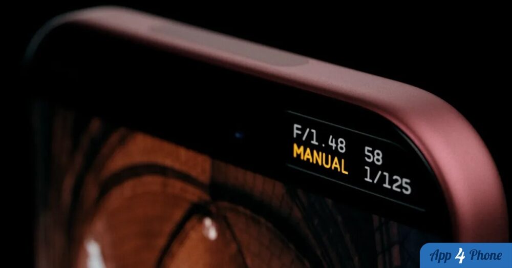 Gros plan sur un iPhone affichant les réglages manuels de Halide