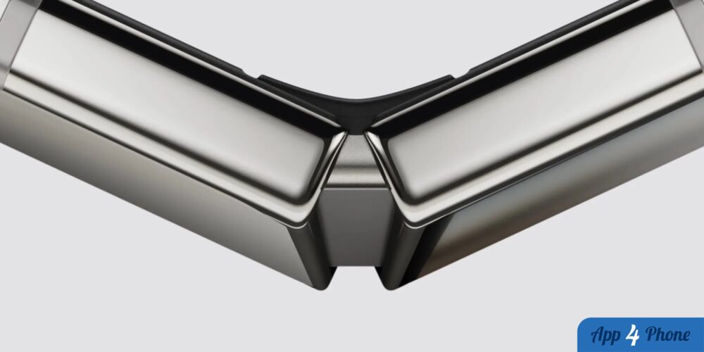Gros plan sur la charnière métallique d’un iPhone pliable