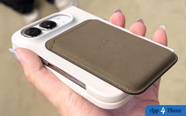 iPhone équipé d’un portefeuille magnétique fixé au dos