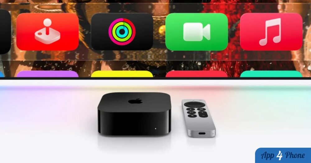 Apple TV 4K noir accompagné de sa télécommande Siri Remote