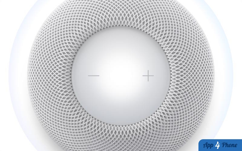 Gros plan sur le dessus d’un HomePod et ses commandes tactiles