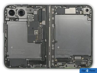 Intérieur de l’iPhone Duo ouvert, montrant batteries et composants